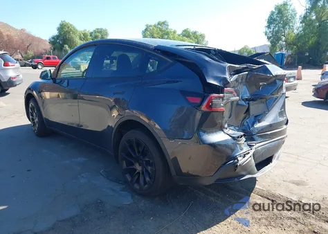 2024 Tesla Model Y Long Range Dual Motor All-Wheel Drive from USA, damaged, VIN 7SAYGDEE6RF086930